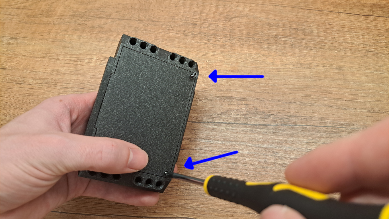 Battery unscrew the back lid